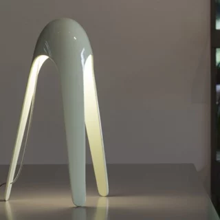 lampada Cyborg di Karim Rashid per Martinell Luce