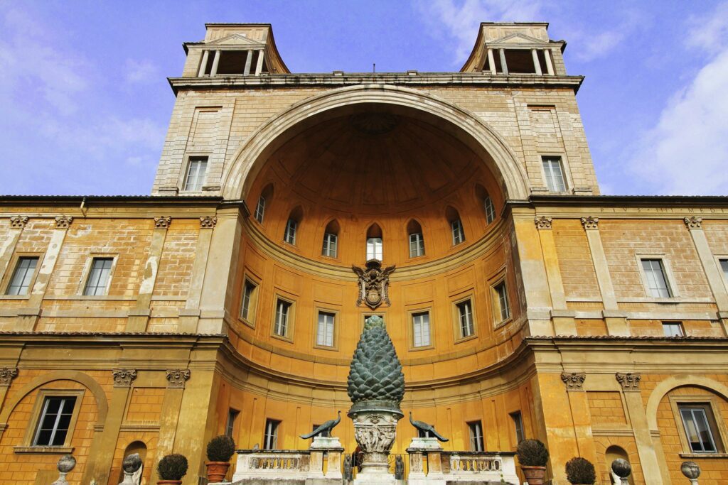 La storia del Cortile del Belvedere in Vaticano - Villegiardini