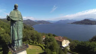 la Statua di San Carlo Borromeo ad Arona